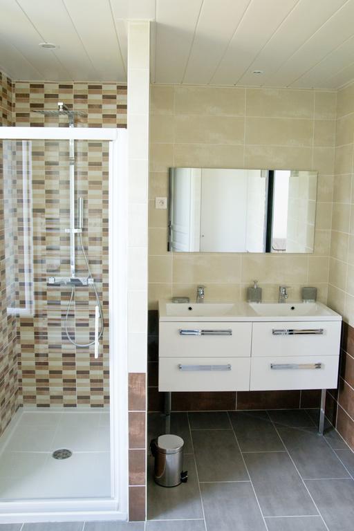 Moulin Des Tours Bed and Breakfast Barbaste Δωμάτιο φωτογραφία