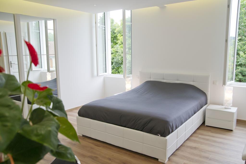 Moulin Des Tours Bed and Breakfast Barbaste Δωμάτιο φωτογραφία