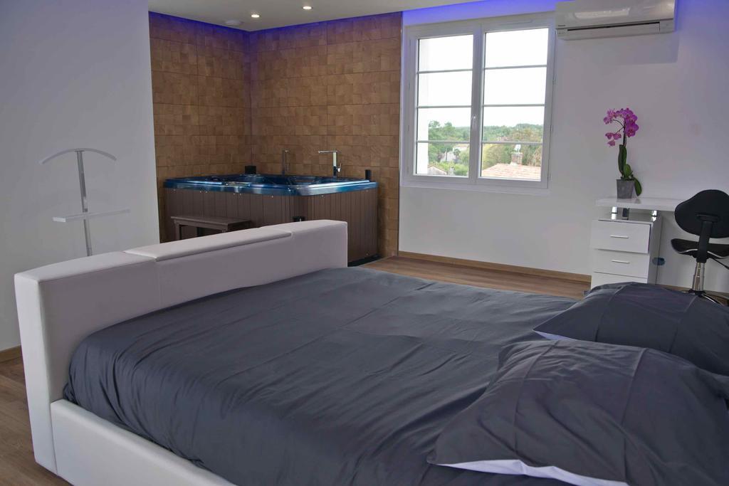 Moulin Des Tours Bed and Breakfast Barbaste Εξωτερικό φωτογραφία